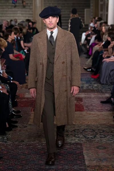 Look 45